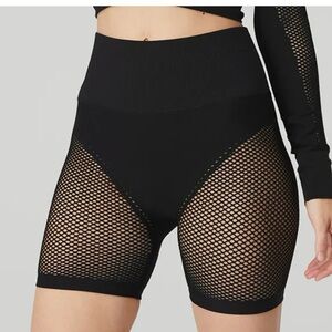 Alo Yoga Seamless High-Waist Limitless Open Air
Short